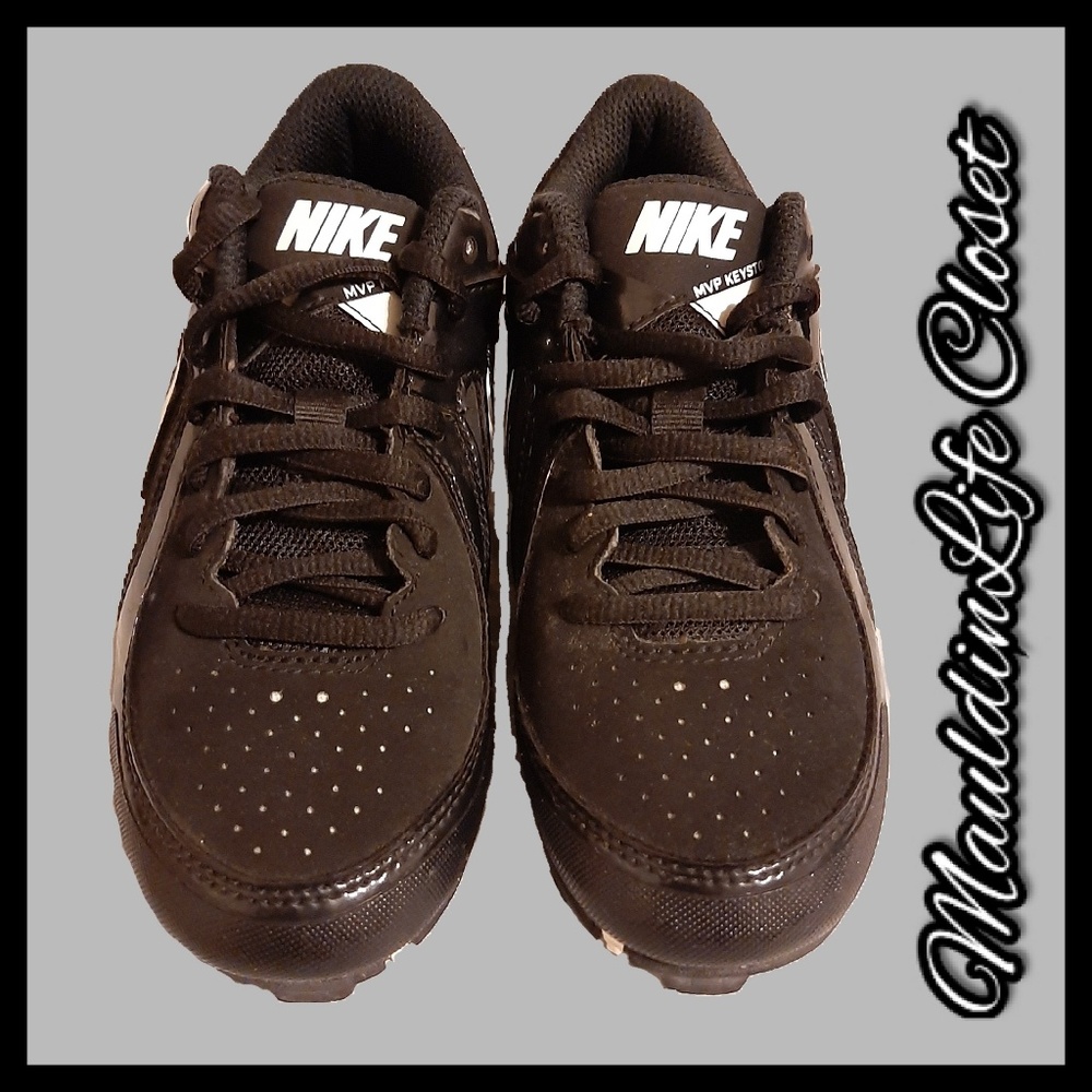 Nike MVP Baseball Cleats sz 1Y (youth)